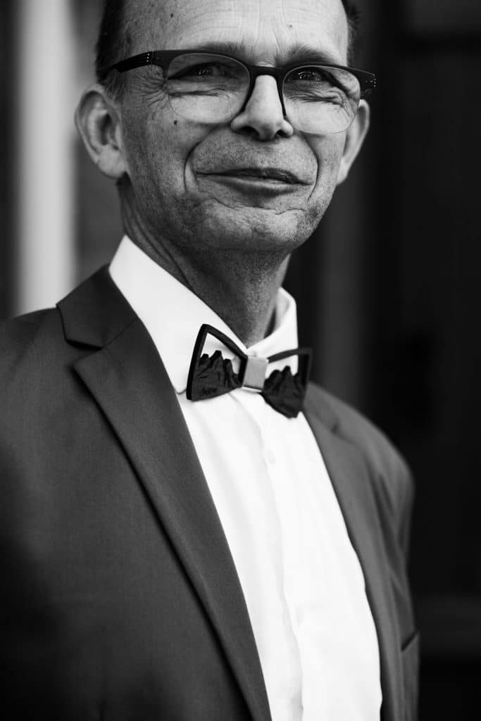 the bride's father just before the secular ceremony